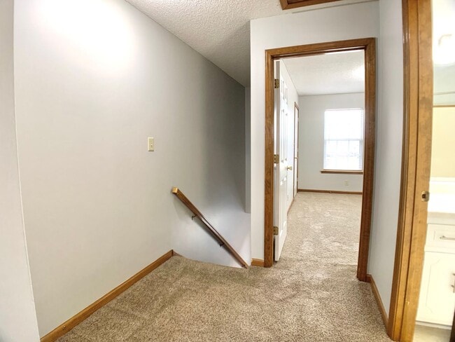 Building Photo - 329 Audrea Ln