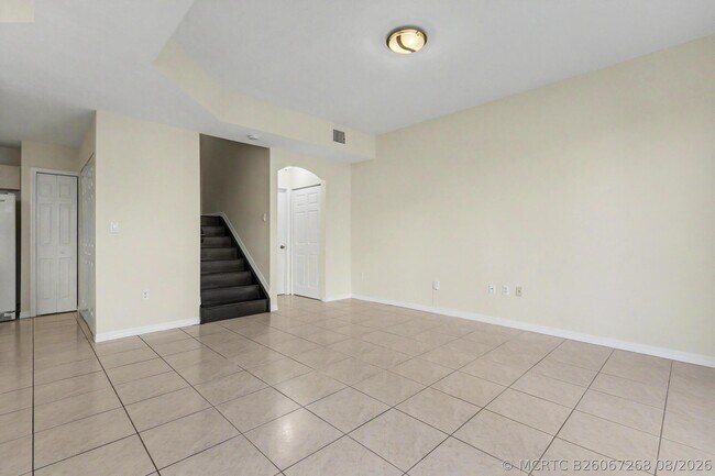 Building Photo - 626 SW 106th Ave