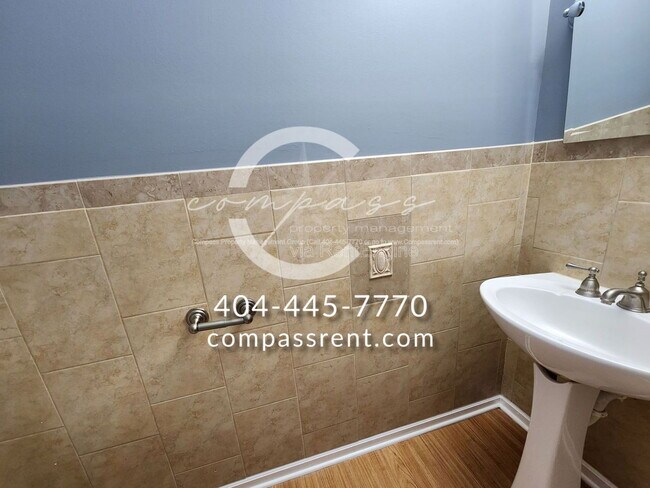 Building Photo - 2277 Wickingham Dr NE