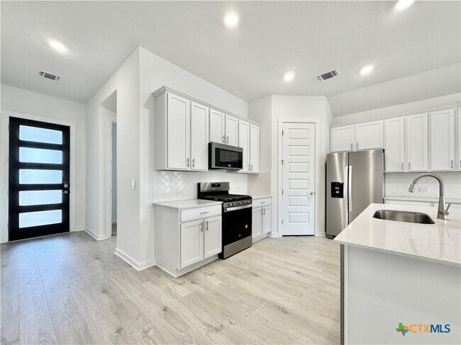 Building Photo - 329 Tinto St
