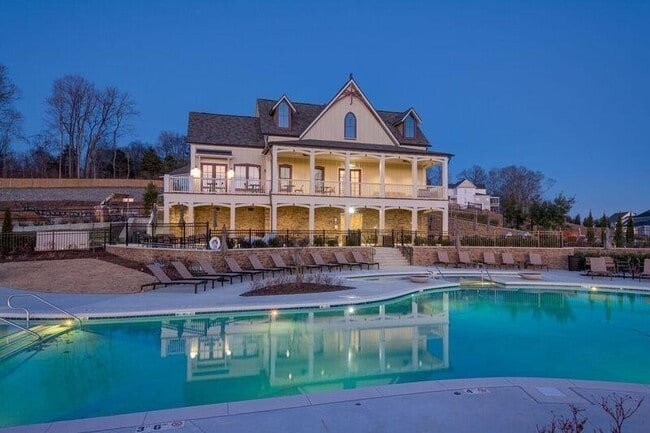 Building Photo - 2077 McAvoy Dr