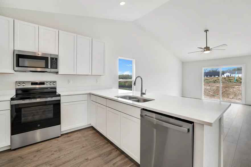 Building Photo - 728 Courtshire Crossing