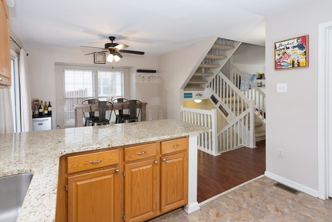 Building Photo - 707 Lions Gate Ln