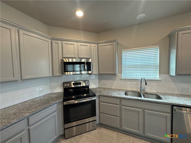 Building Photo - 2214 Wasabi Rd