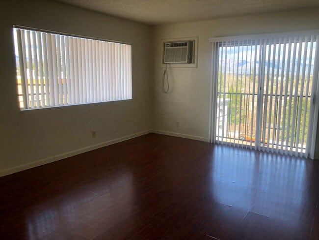 Building Photo - 1575 Olive Ave