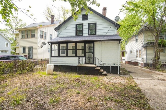 Building Photo - 15409 Grovewood Ave