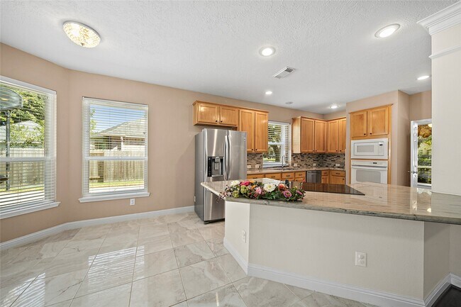 Building Photo - 22430 Water Edge Ln