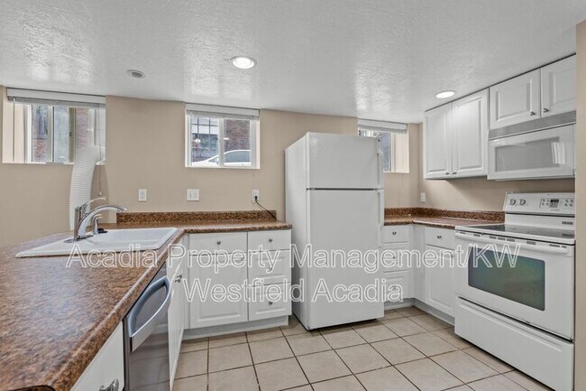 Building Photo - 137 E 600 N