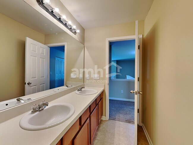 Building Photo - 3540 Harpeth Springs Dr