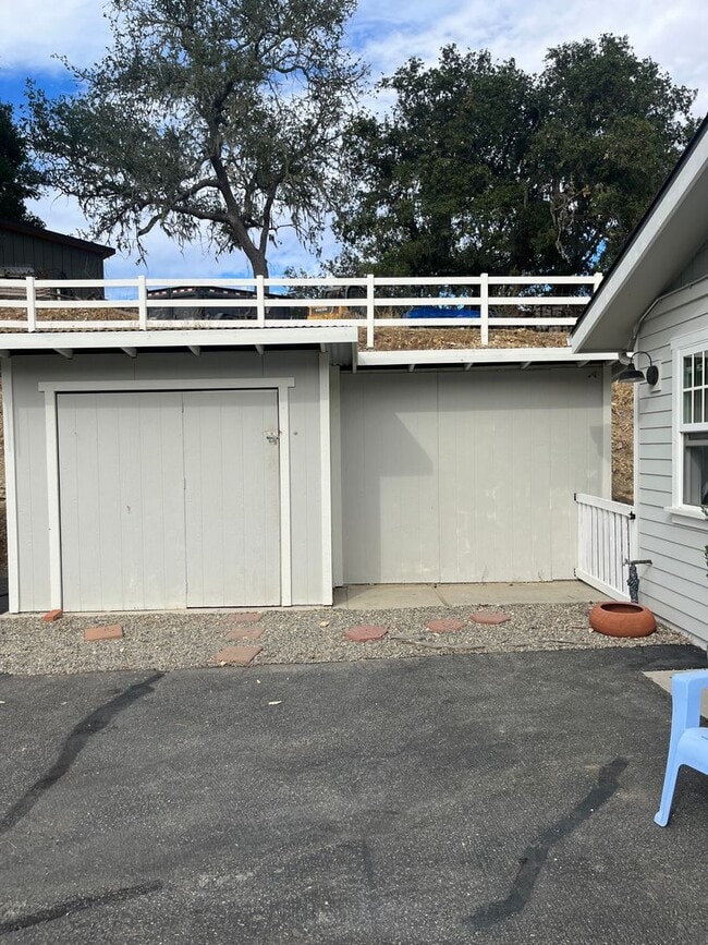 Building Photo - $500 off first month promotion, inquire for more information! Beautiful 4 Bedroom, 3 Bathroom Ata...