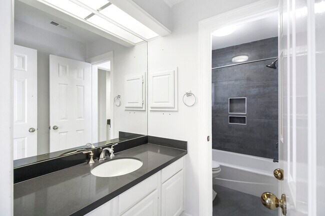 Building Photo - 14127 Swallowfield Dr