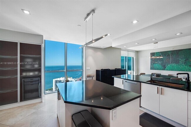 Building Photo - 1331 Brickell Bay Dr