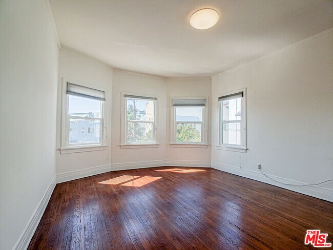 Building Photo - 109 S Berendo St