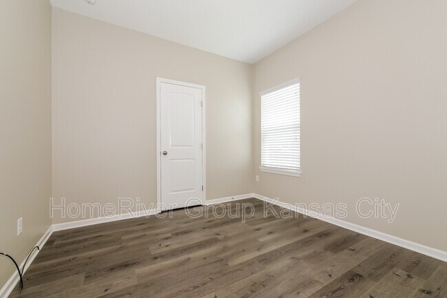 Building Photo - 26125 W 141st Terrace