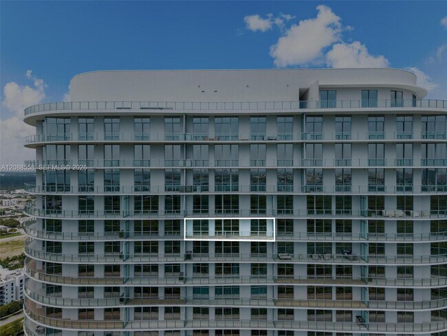 Building Photo - 2411 Laguna Cir