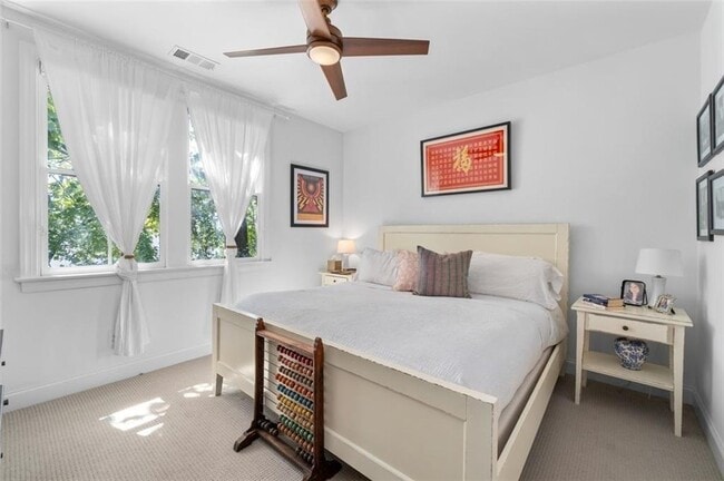 Building Photo - 518 Bismark Rd NE