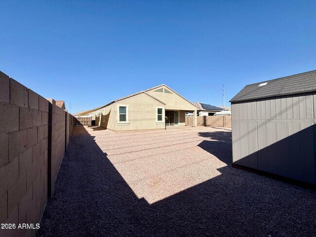 Building Photo - 40865 W Hensley Way