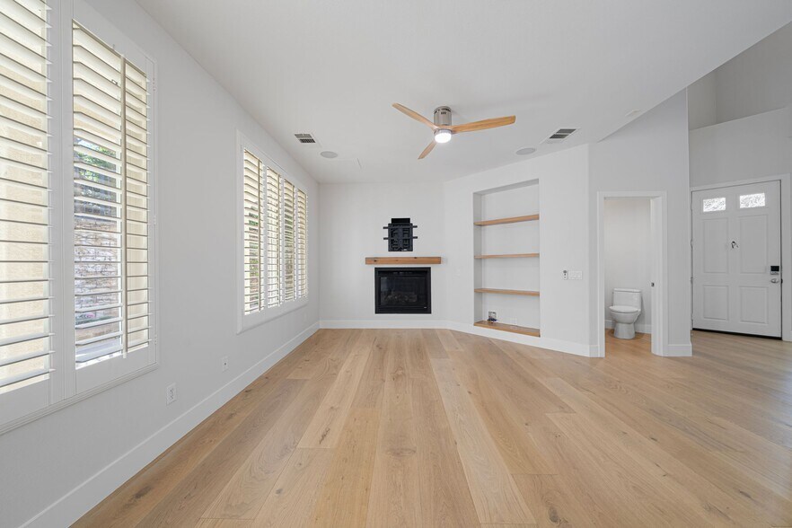 Building Photo - 25352 Avanti Ct