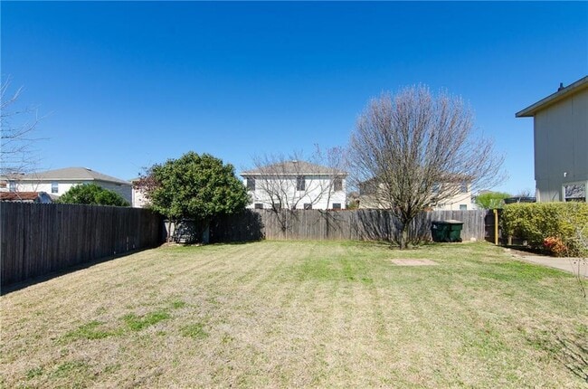 Building Photo - 915 Churchill Farms Dr