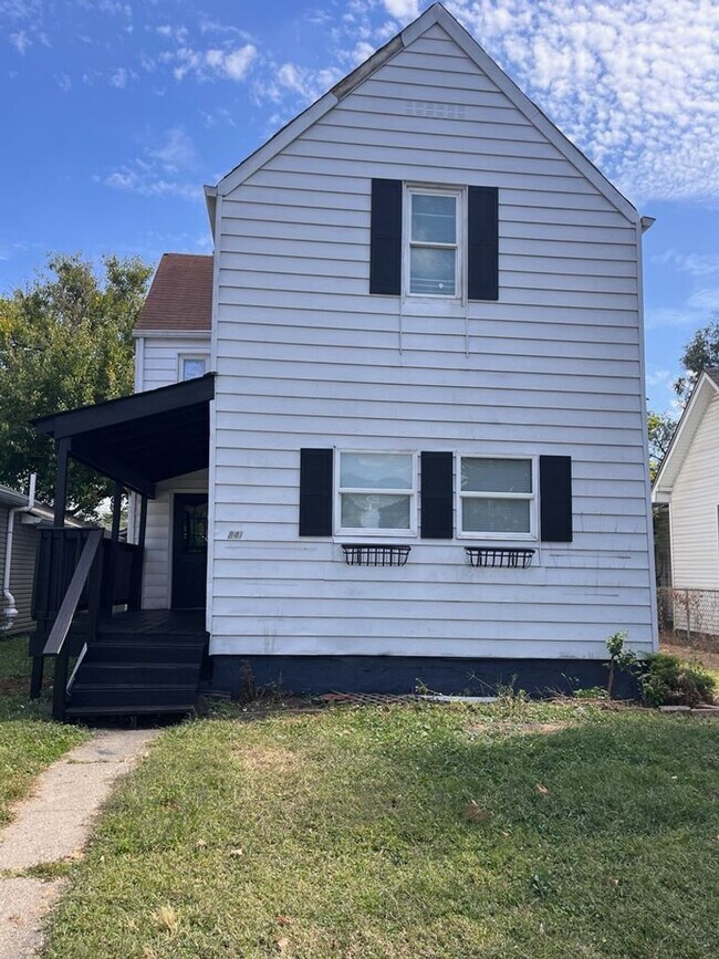 Building Photo - 841 Birch Ave