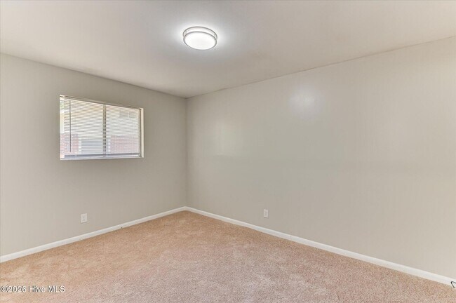Building Photo - 1831 Cottonwood Dr