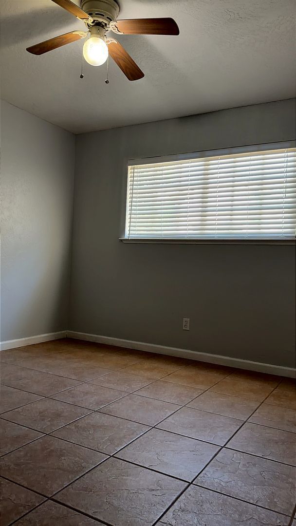 Building Photo - 2632 Story Ave