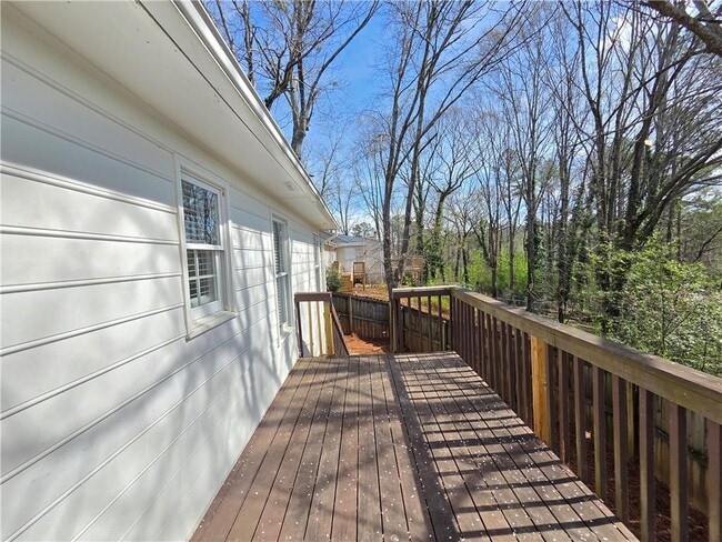 Building Photo - 1834 Cooper Lake Dr SE