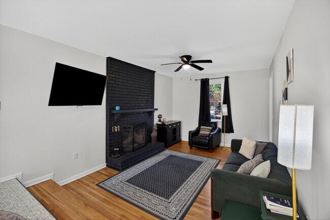 Building Photo - 8081 Kittery Ave