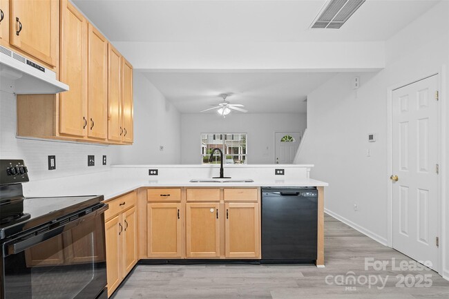 Building Photo - 2856 Summergrove Ct