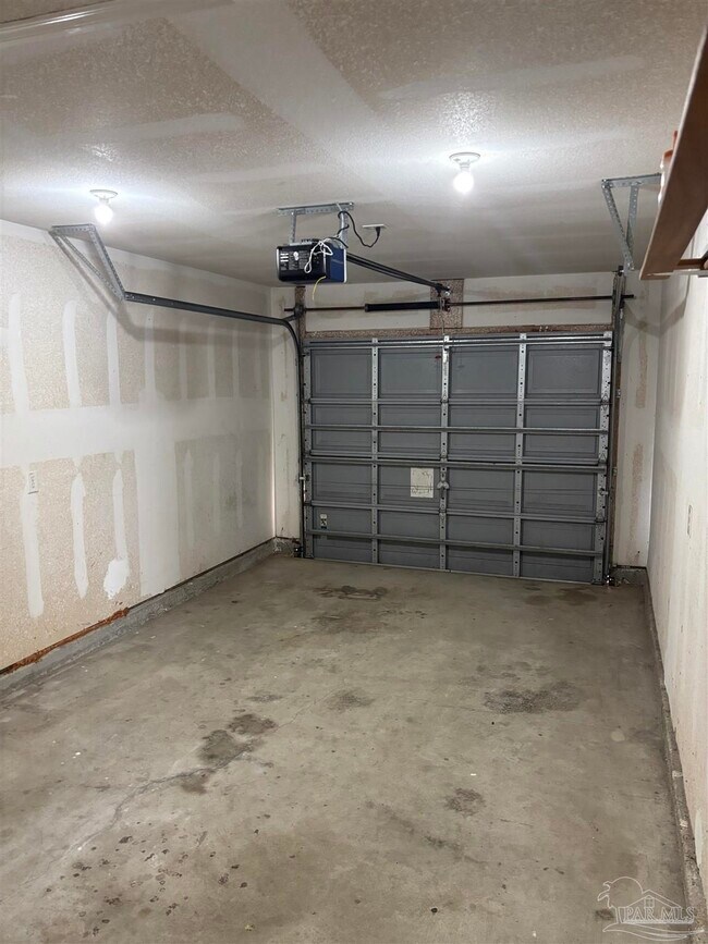 Building Photo - 1006 Antigua Cir