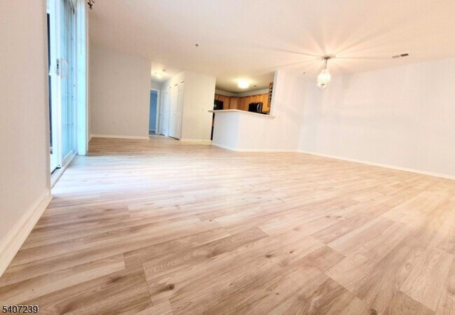 Building Photo - 113 Lionheart Ln