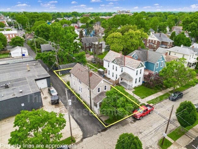 Building Photo - 479 Siebert St