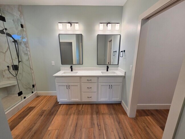 Building Photo - 1821 Lubbock Rd