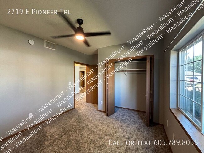 Building Photo - 2719 E Pioneer Trail