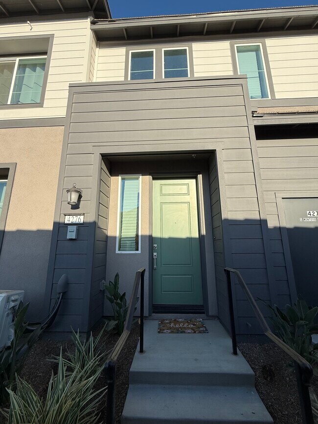 Primary Photo - 4278 S Montoya Paseo
