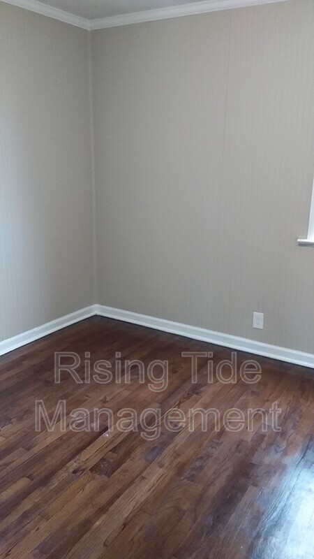 Building Photo - 3905 39th Ct N
