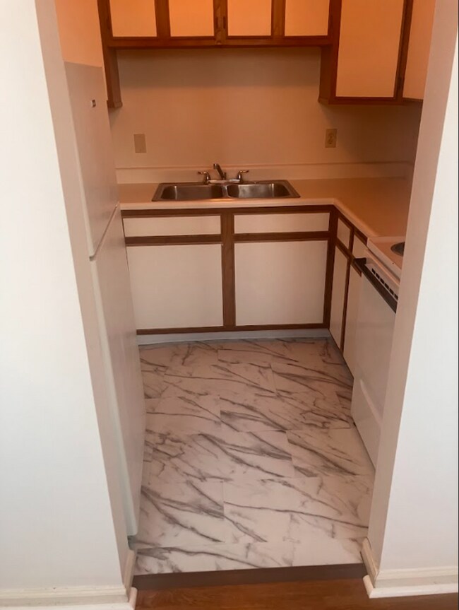 Building Photo - 149 Wilson St