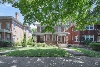 Building Photo - 84 N Monroe Ave