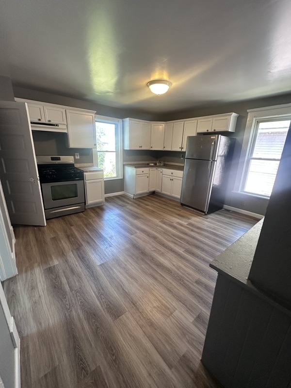 Building Photo - 3414 Daisy Ave