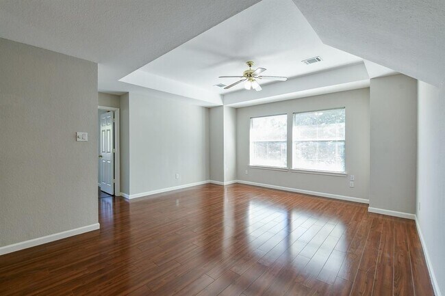 Building Photo - 18035 Somerset Knolls Ct