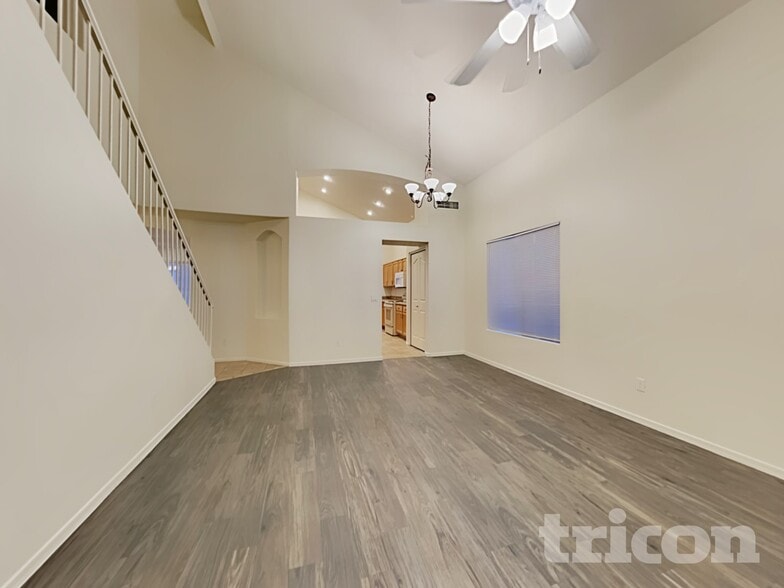 Building Photo - 12746 W Hollyhock Dr