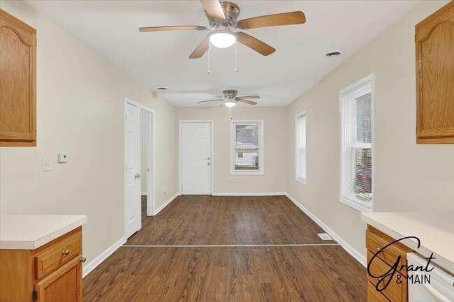 Building Photo - 3 bedroom ranch $1250