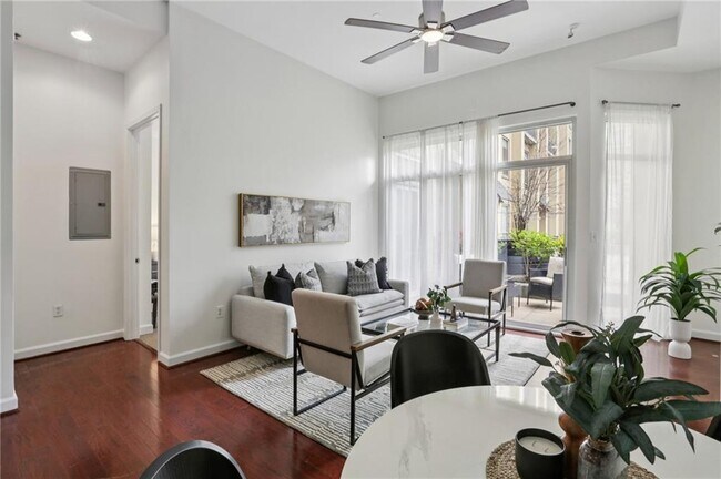 Building Photo - 711 Cosmopolitan Dr NE