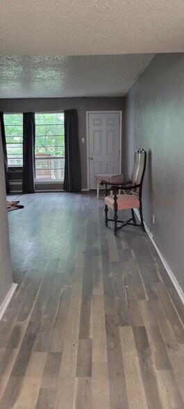 Building Photo - 5055 Ridglea Ln