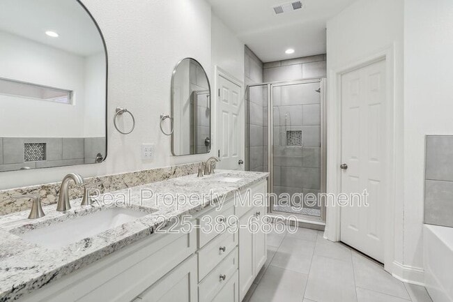 Building Photo - 7744 Cedar Trail Dr