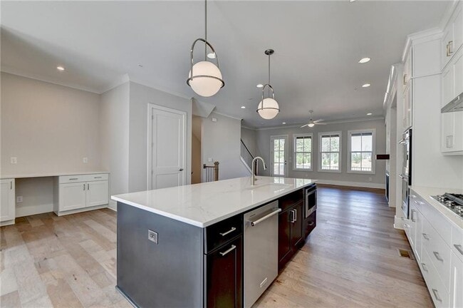 Building Photo - 375 Chiswick Cir