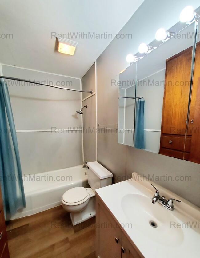 Building Photo - FOR RENT- Fully Remodeled home In the quiet Spring View neighborhood of Waterloo! Pets ok!