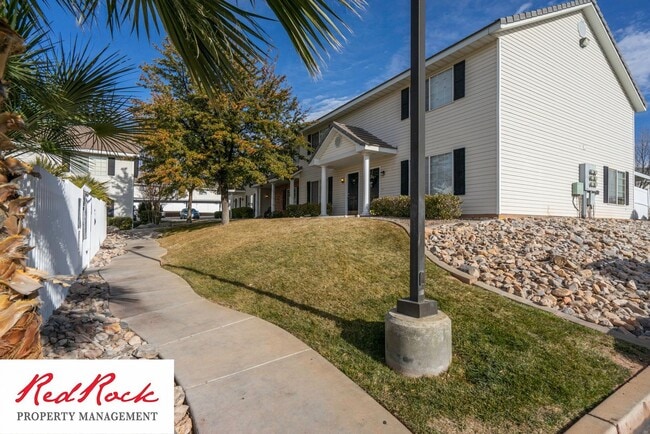 Building Photo - Charming St. George 3 Bedroom Townhome