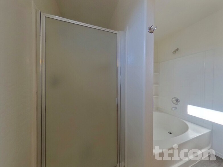 Building Photo - 2098 E Haflinger Way