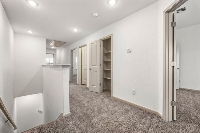 Building Photo - 7518 Gramercy Wy